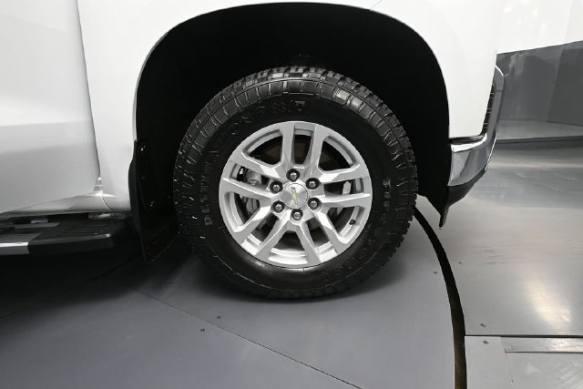 Used 2021 Chevrolet Silverado 1500 LTZ w/ Technology Package AWD/4WD image 12