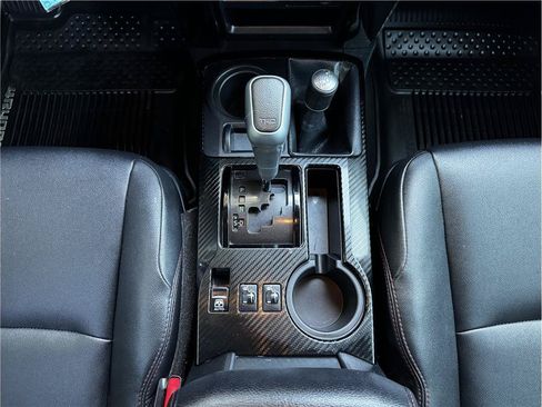 Used 2019 Toyota 4Runner TRD Off-Road Premium AWD/4WD image 26