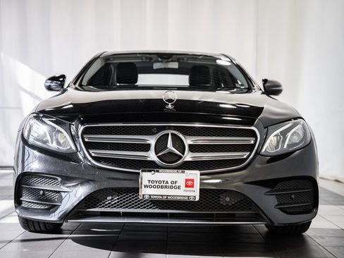 Used 2018 Mercedes-Benz E 300 4MATIC image 2