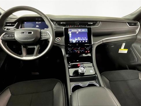 New 2025 Jeep Grand Cherokee L Altitude image 6