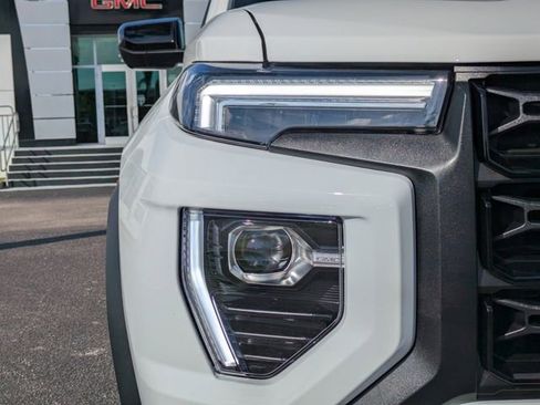 New 2026 GMC Canyon Elevation w/ Convenience Package image 8