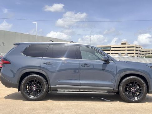 Used 2025 Toyota Grand Highlander AWD image 6