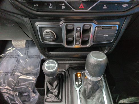 Used 2022 Jeep Wrangler Unlimited Sport S image 13