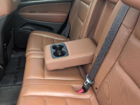 Used 2021 Jeep Grand Cherokee Overland AWD/4WD image 29
