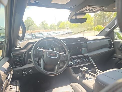 Used 2024 GMC Sierra 1500 AT4 w/ Technology Package AWD/4WD image 26