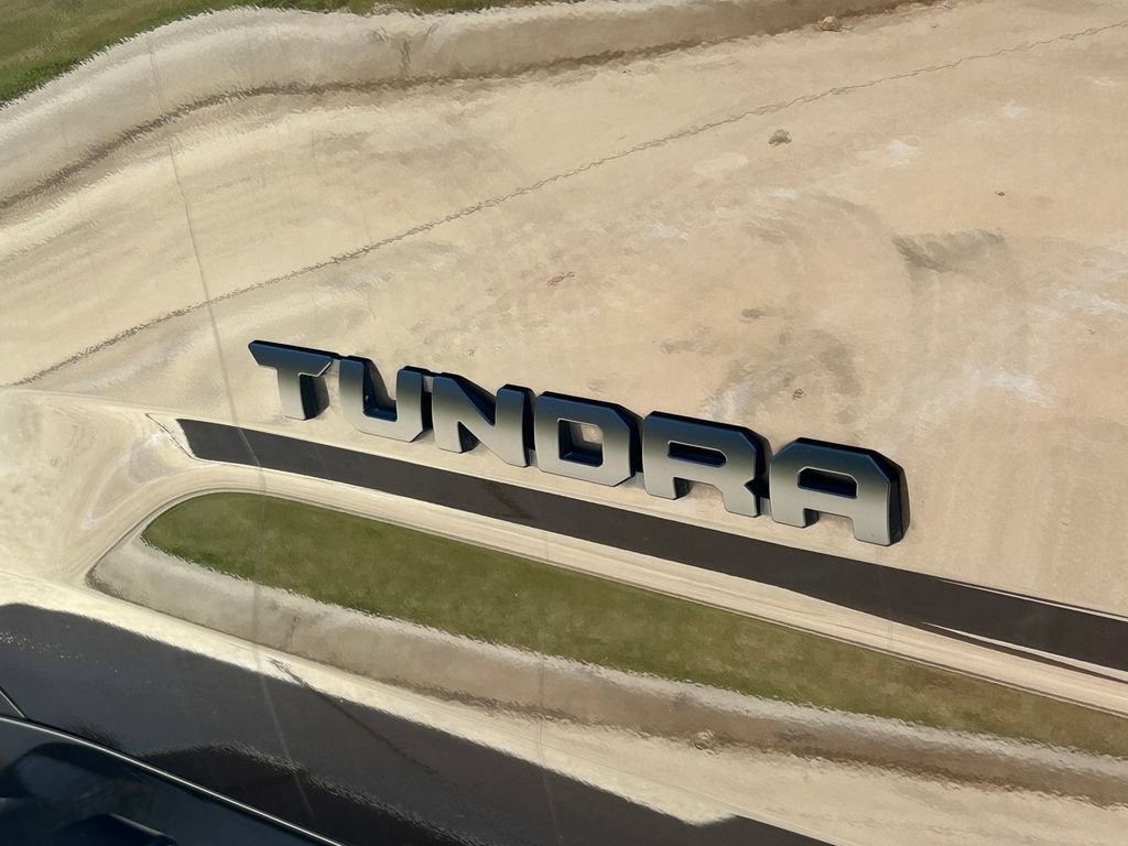 Used 2025 Toyota Tundra Limited AWD/4WD image 16