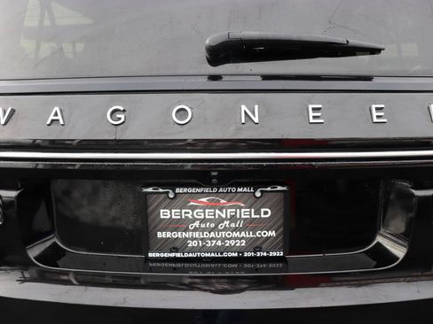 Used 2024 Jeep Wagoneer L Series II w/ Flexible Seating Group AWD/4WD image 74
