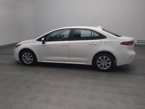 Used 2022 Toyota Corolla LE image 3
