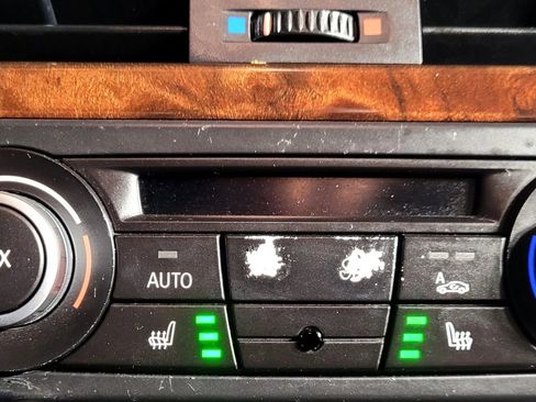 Used 2011 BMW 335i xDrive Sedan image 31