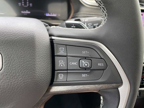 New 2025 Jeep Grand Cherokee L Limited image 16