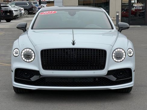Used 2023 Bentley Flying Spur Plug-In Hybrid image 2