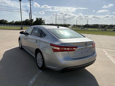 Used 2015 Toyota Avalon Limited FWD image 3