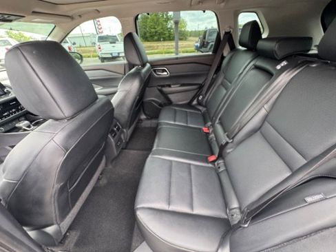 Used 2021 Nissan Rogue SV w/ Premium Package FWD image 39