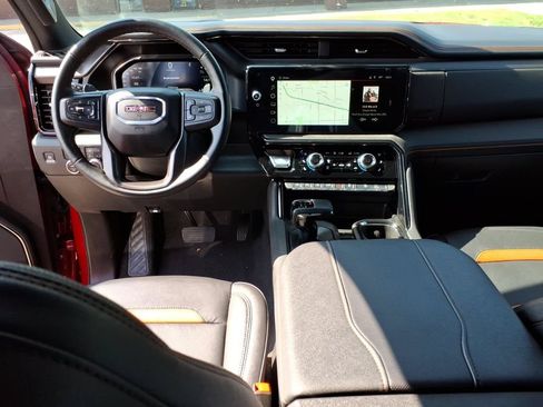 Used 2025 GMC Sierra 1500 AT4 w/ AT4 Premium Package AWD/4WD image 13