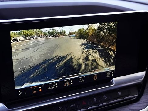 New 2026 GMC Sierra 1500 SLT image 10