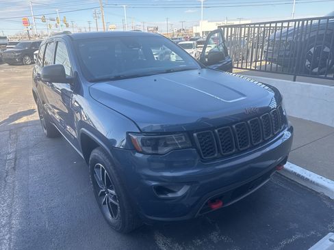 Used 2020 Jeep Grand Cherokee Trailhawk w/ Trailhawk Luxury Group image 19