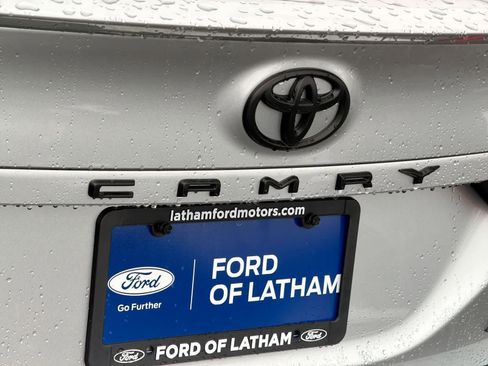 Used 2019 Toyota Camry SE image 13