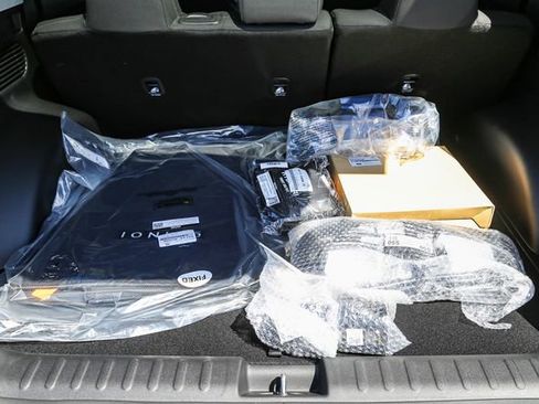 New 2025 Hyundai Ioniq 5 SE image 25