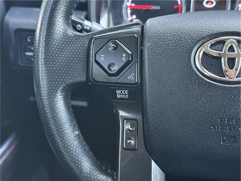 Used 2020 Toyota 4Runner Venture w/ Moonroof Package AWD/4WD image 22