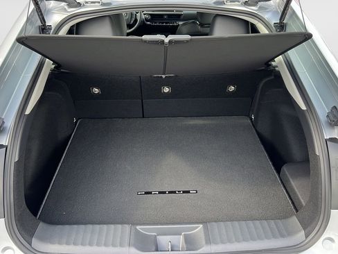 Used 2025 Toyota Prius XLE FWD image 9
