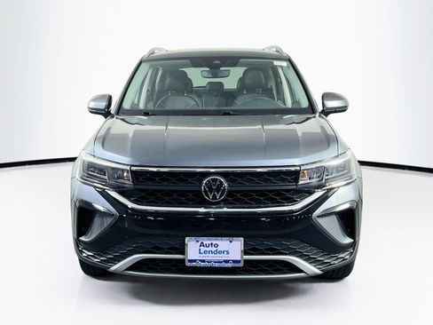 Used 2023 Volkswagen Taos SE AWD/4WD image 2