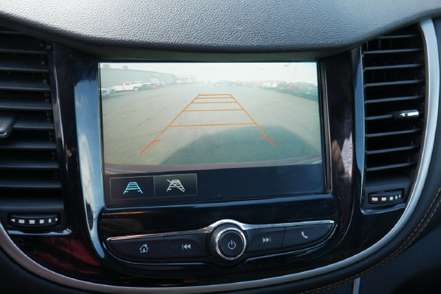 Used 2017 Chevrolet Trax LT FWD image 3