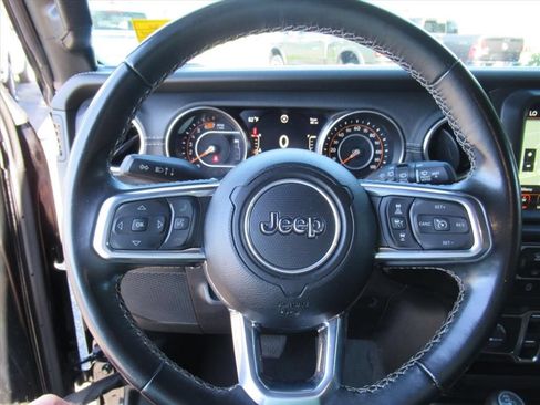 Used 2022 Jeep Wrangler Unlimited Sahara w/ LED Lighting Group AWD/4WD image 24