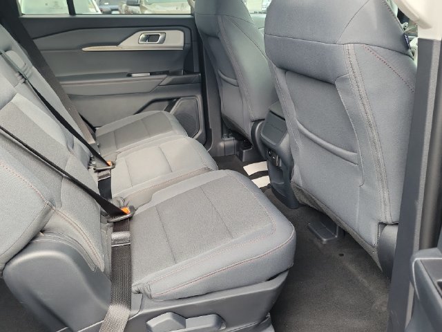 Used 2026 Ford Explorer Active RWD image 18