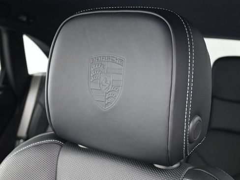 Certified 2024 Porsche Macan Turbo AWD/4WD image 17