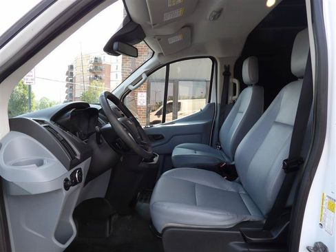 Used 2016 Ford Transit 250 130 Low Roof w/ Exterior Upgrade Package RWD image 18