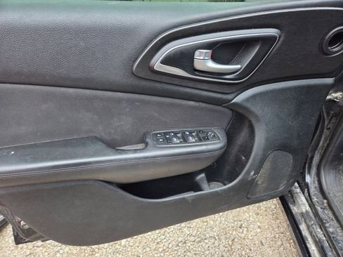 Used 2016 Chrysler 200 LX FWD image 11