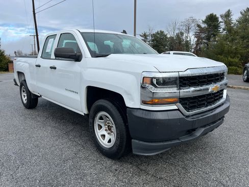 Used 2018 Chevrolet Silverado 1500 W/T w/ Trailering Package image 1