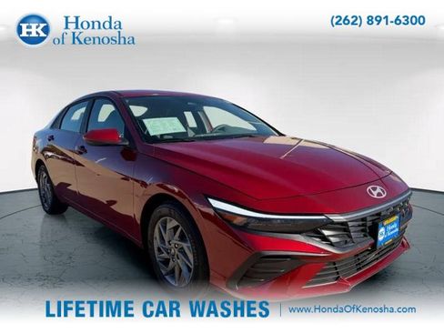 Used 2024 Hyundai Elantra Blue image 8