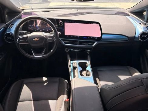 Used 2024 Chevrolet Equinox EV LT FWD image 11