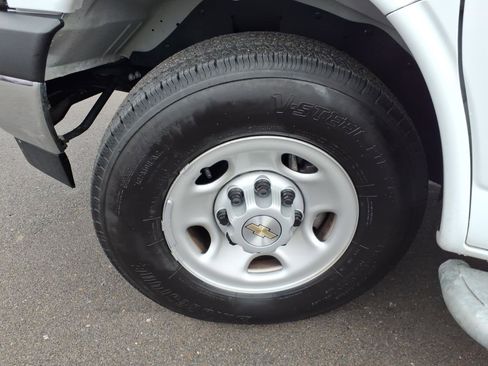 Used 2024 Chevrolet Express 2500 2500 w/ Driver Convenience Package image 9