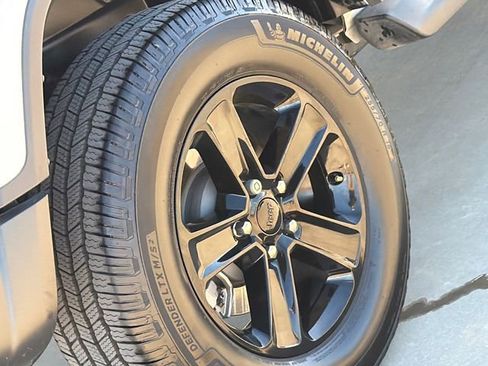 Used 2022 Jeep Wrangler Unlimited Sahara image 9