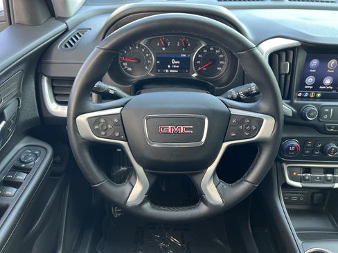 Used 2024 GMC Terrain SLT AWD/4WD image 25