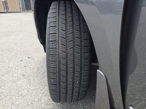 Used 2019 INFINITI QX60 Luxe w/ Essential Package FWD image 31