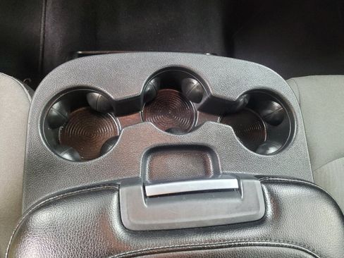 Used 2022 RAM 1500 Classic SLT image 26