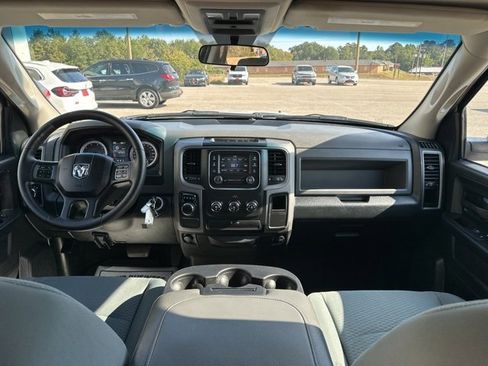 Used 2017 RAM 1500 Express image 29