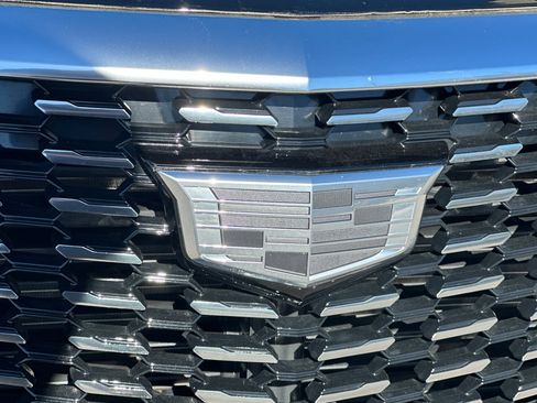 Used 2025 Cadillac XT5 Luxury w/ LPO, Red Accent Package image 39