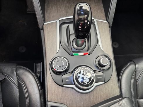 Used 2018 Alfa Romeo Stelvio Ti AWD/4WD image 33