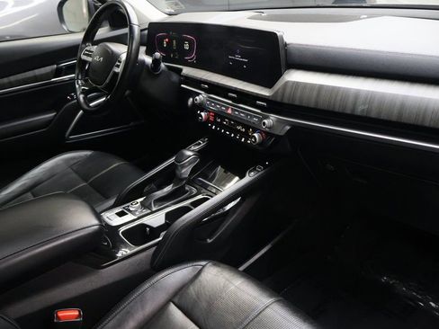 Used 2024 Kia Telluride EX AWD/4WD image 11