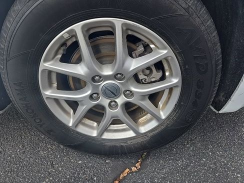 Used 2024 Chrysler Pacifica Touring-L image 37