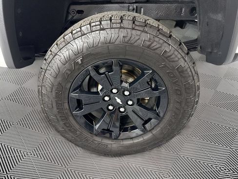 Used 2019 Chevrolet Colorado ZR2 w/ ZR2 Dusk Special Edition AWD/4WD image 34
