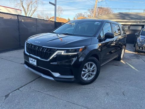 Certified 2022 Kia Carnival LX image 1