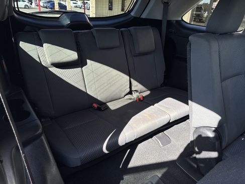 Used 2019 Toyota Highlander LE image 33
