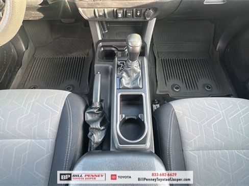 Used 2021 Toyota Tacoma TRD Sport image 9