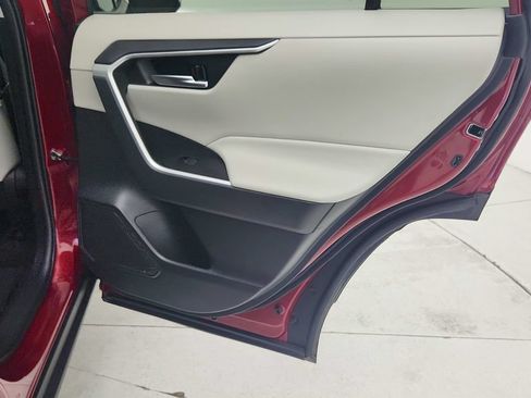 Used 2021 Toyota RAV4 XLE Premium FWD image 28