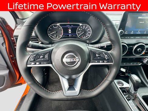 Used 2025 Nissan Sentra SR FWD image 8